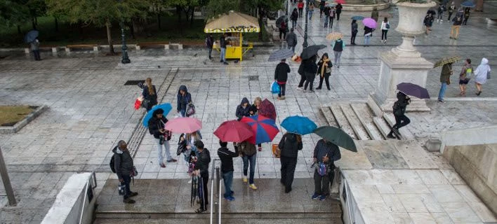 Συνεχίζεται και αύριο η κακοκαιρία -Βροχές και άνεμοι έως 8 μποφόρ